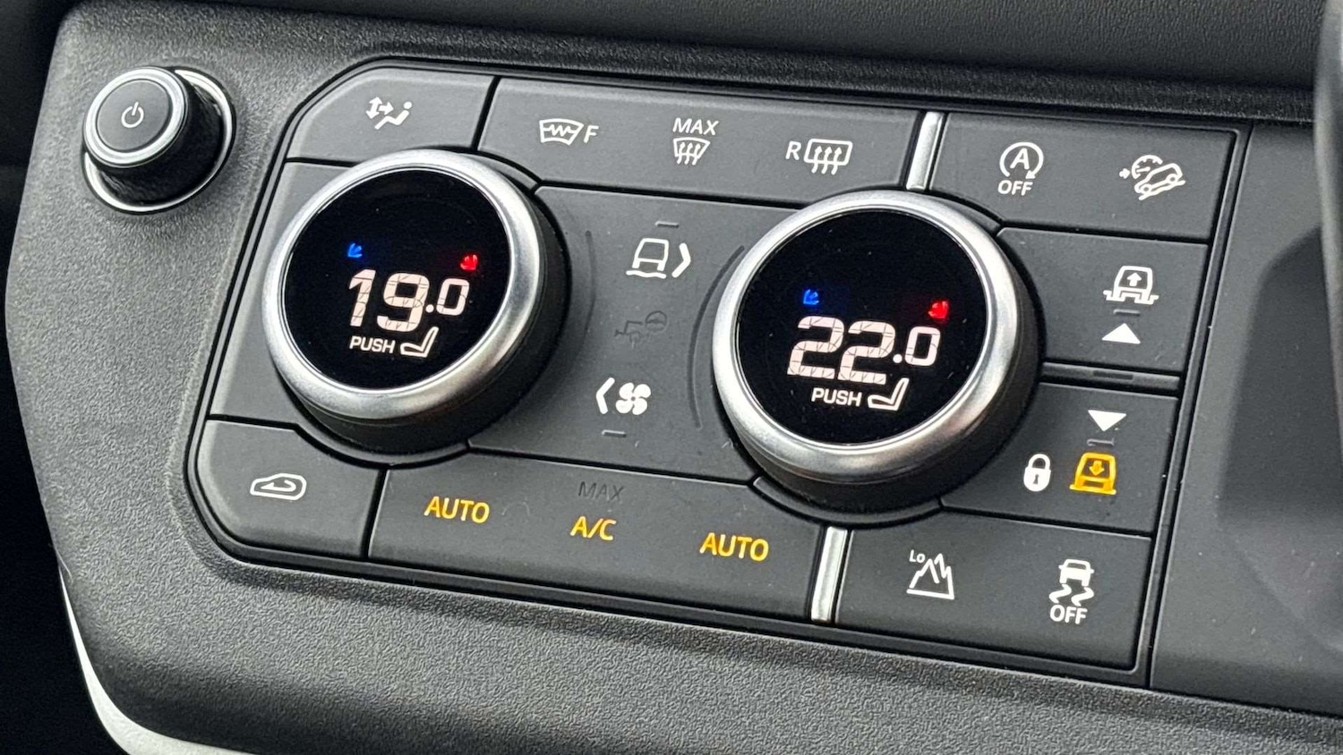 Used Land Rover Defender 2022 for sale - 76460113: Photo 29