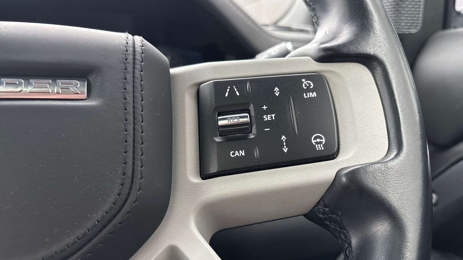 Used Land Rover Defender 2022 for sale - 76460113: Photo 31