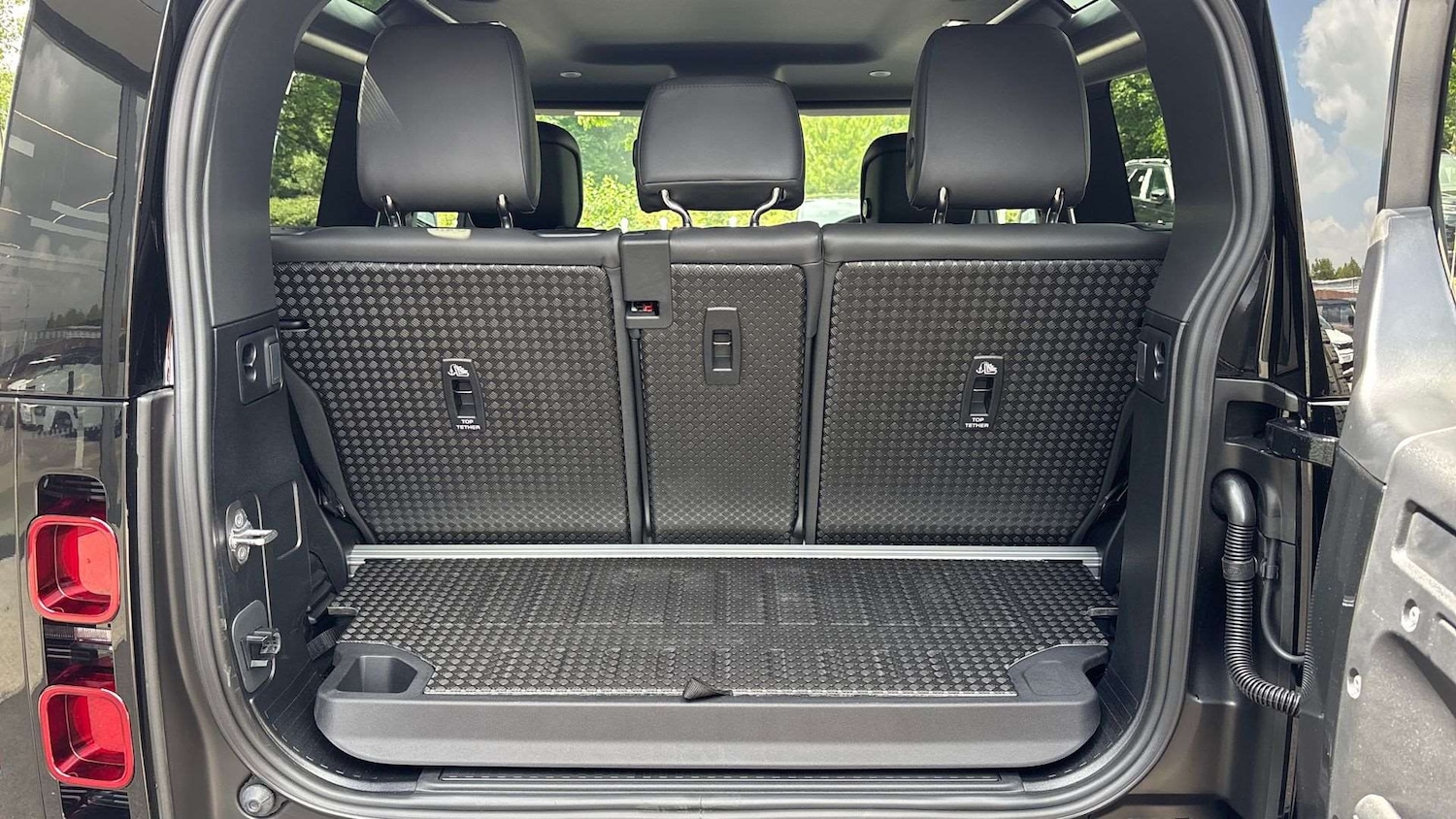 Used Land Rover Defender 2025 for sale - 76459853: Photo 10