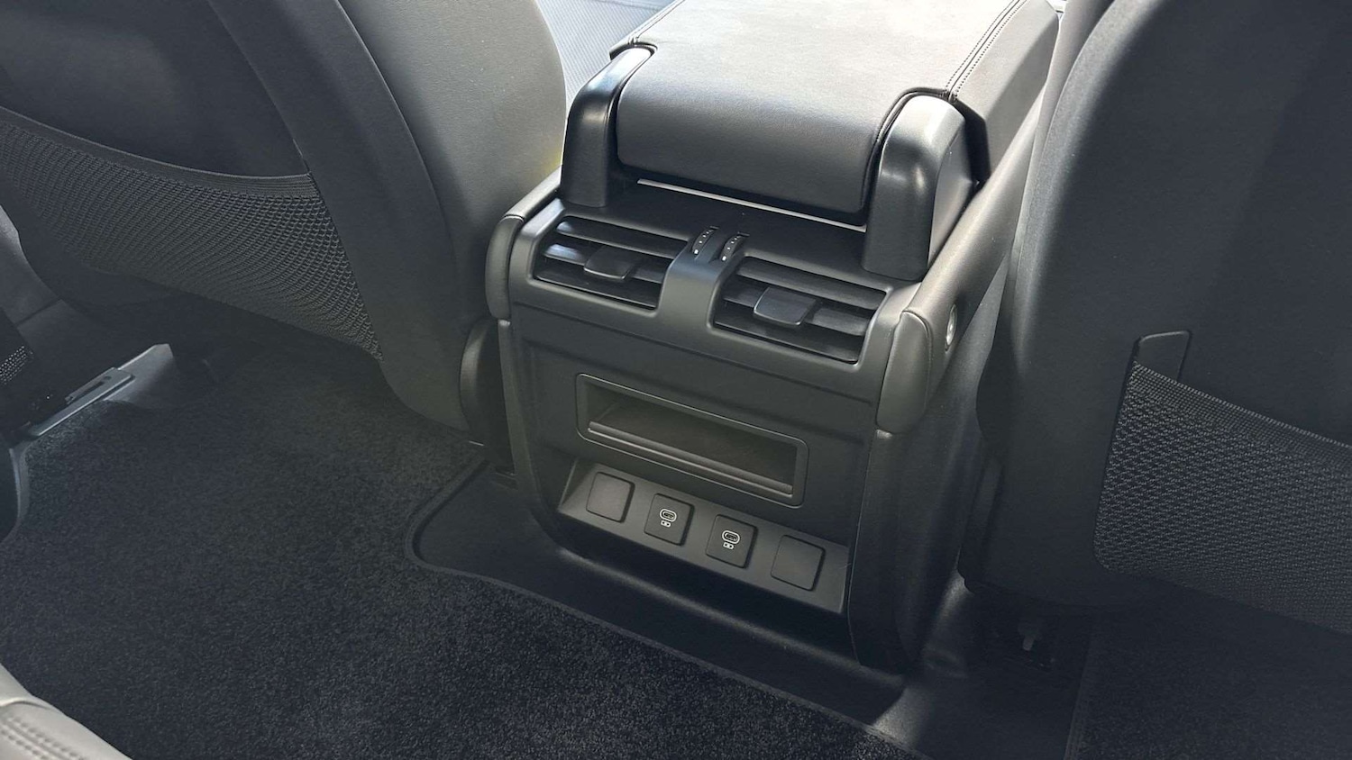 Used Land Rover Defender 2025 for sale - 76459853: Photo 18