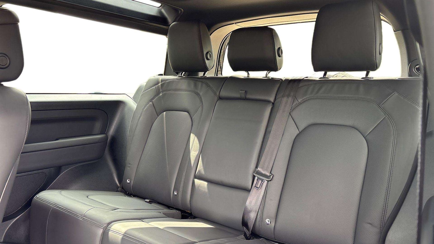 Used Land Rover Defender 2025 for sale - 76459853: Photo 4