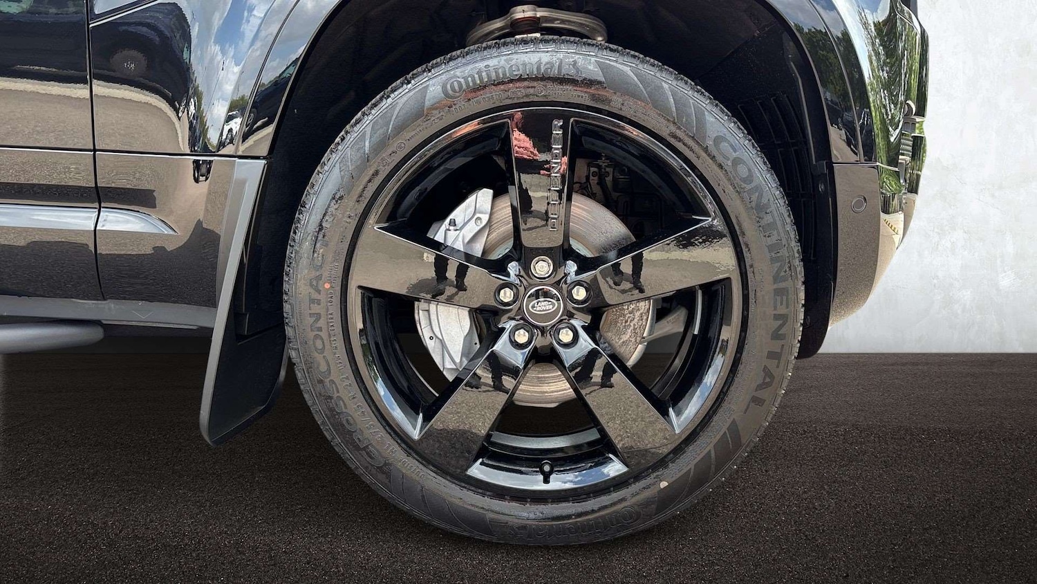 Used Land Rover Defender 2025 for sale - 76459853: Photo 8