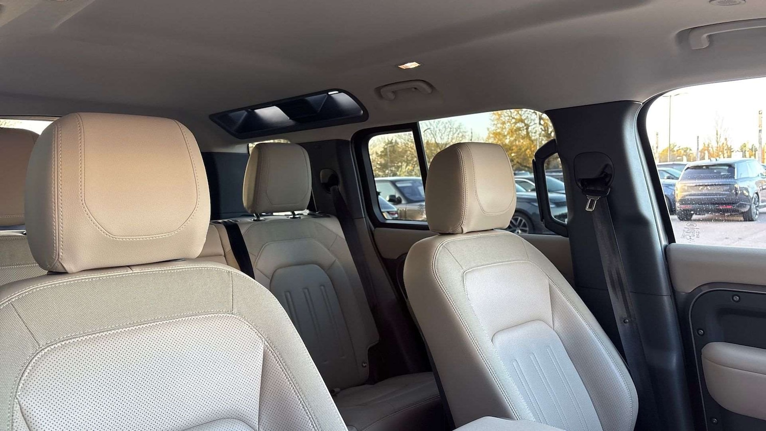 Used Land Rover Defender 2021 for sale - 76587641: Photo 21