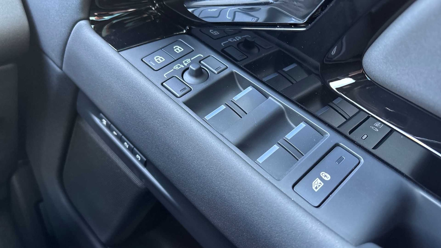 Used Land Rover Range Rover Evoque 2025 for sale - 76789283: Photo 33