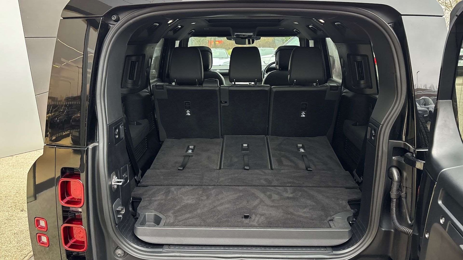 Used Land Rover Defender 2024 for sale - 77270155: Photo 10