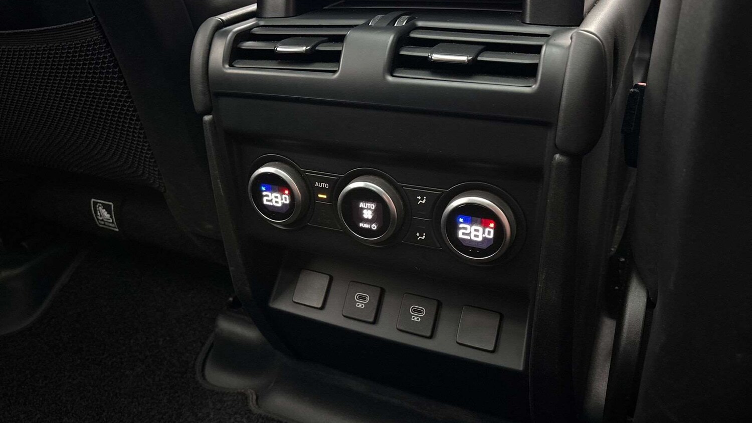 Used Land Rover Defender 2024 for sale - 77270155: Photo 18