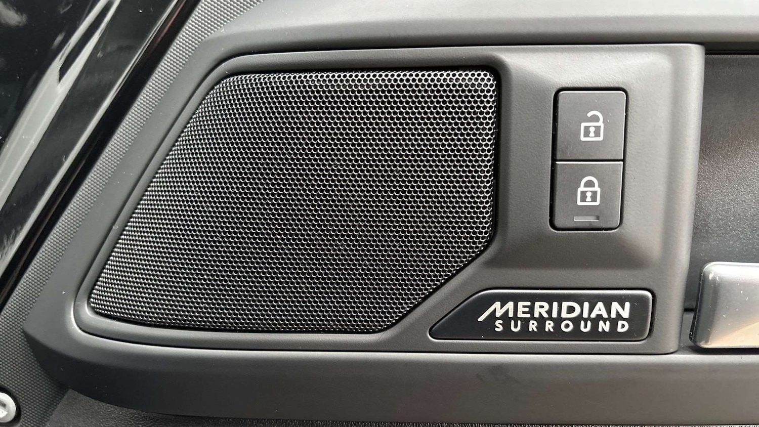 Used Land Rover Defender 2024 for sale - 77270155: Photo 24