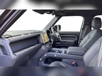 Used Land Rover Defender 2026 for sale - 79428669: Photo