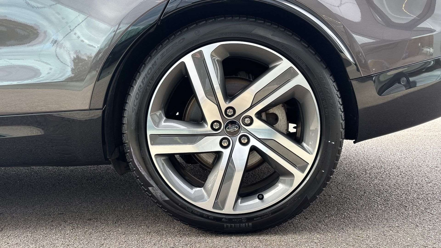 Used Land Rover Discovery 2024 for sale - 76564449: Photo 24