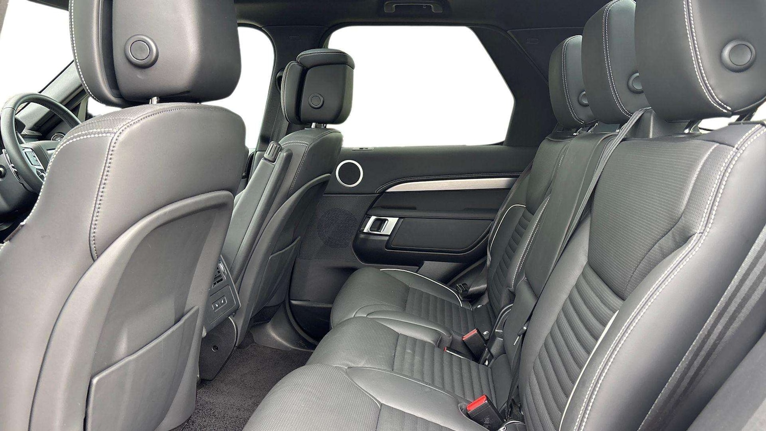 Used Land Rover Discovery 2024 for sale - 76564449: Photo 4