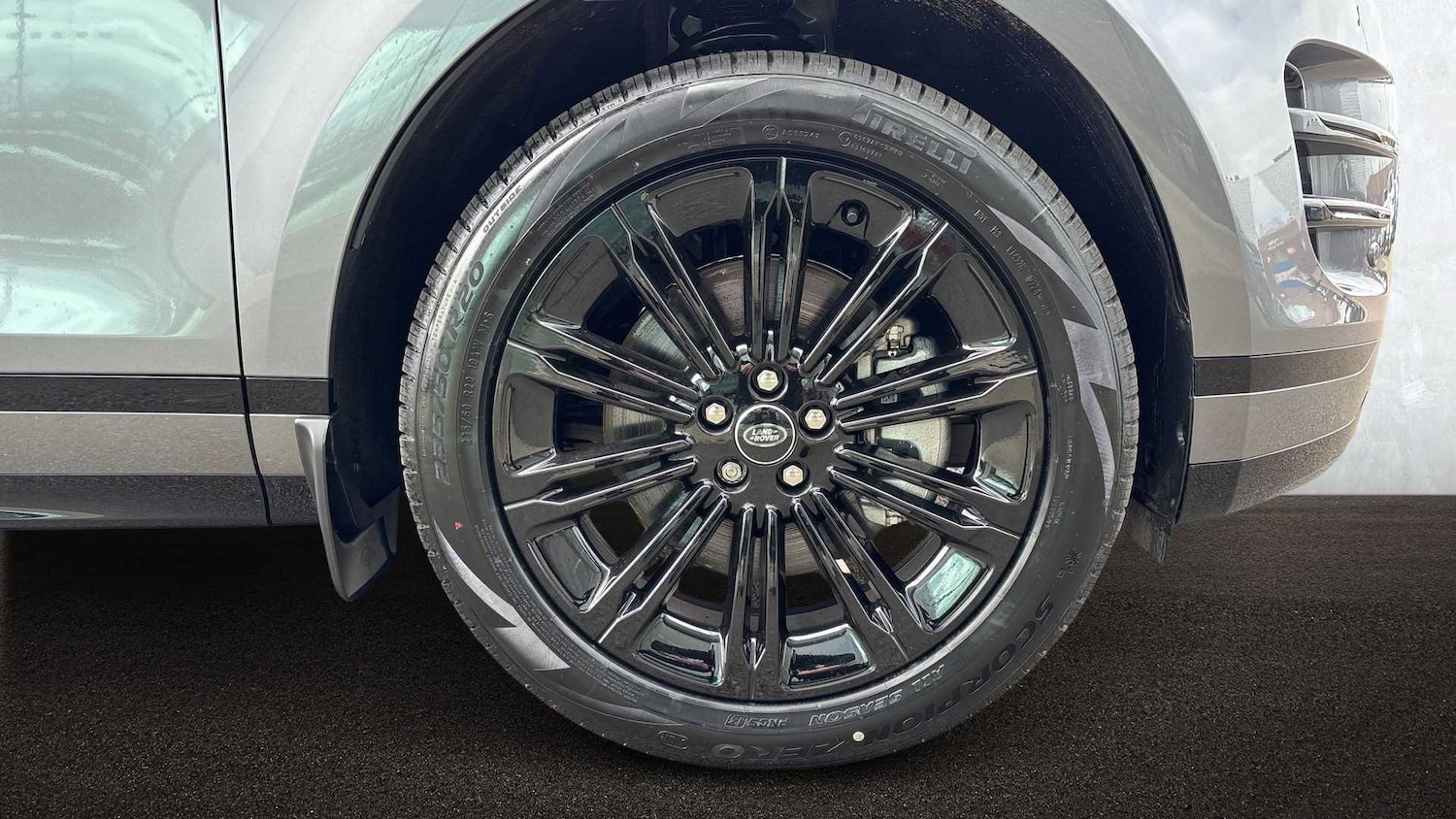 Used Land Rover Range Rover Evoque 2025 for sale - 76460289: Photo 8
