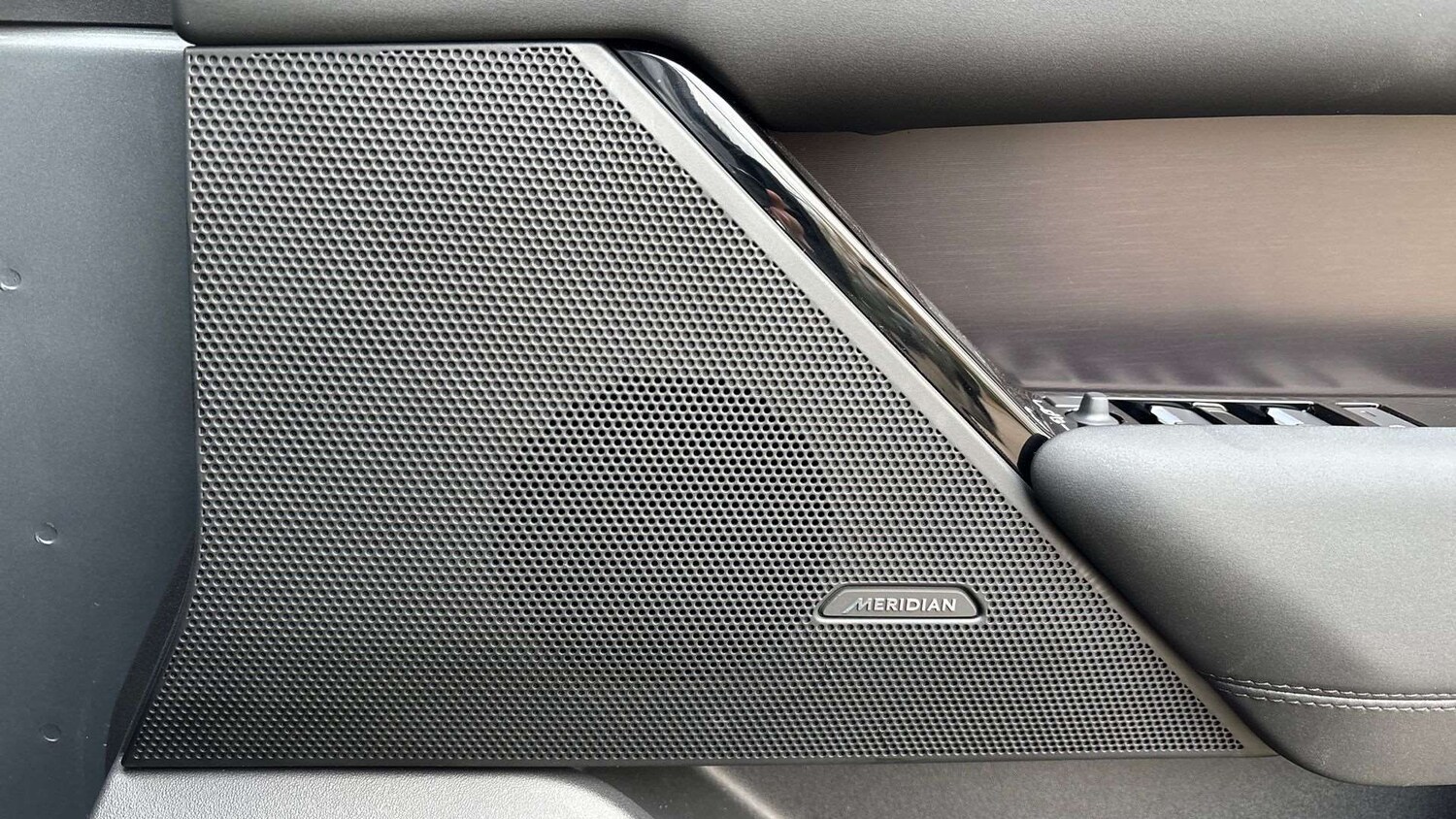 Used Land Rover Range Rover Velar 2025 for sale - 76459989: Photo 24