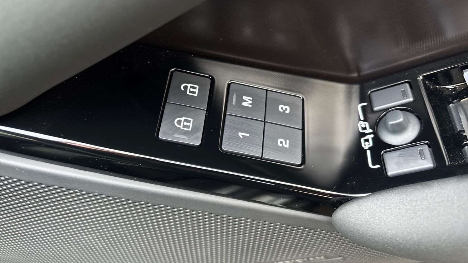 Used Land Rover Range Rover Velar 2025 for sale - 76459989: Photo 25