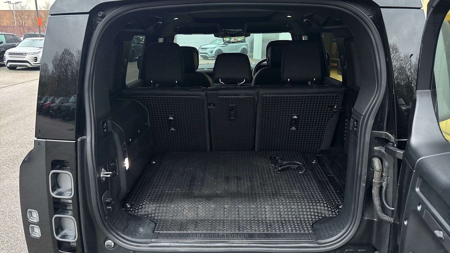 Used Land Rover Defender 2022 for sale - 76704967: Photo 10