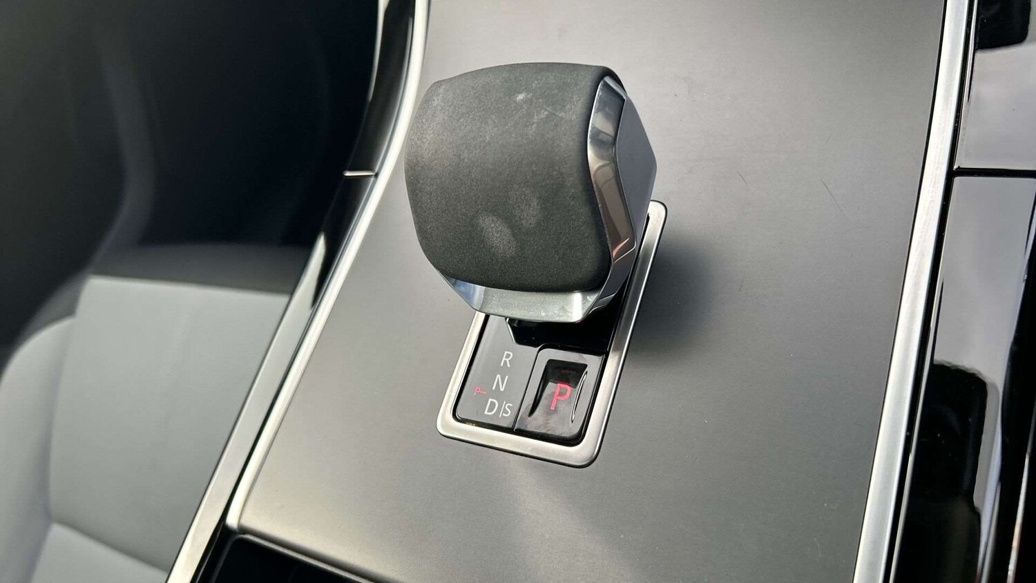 Used Land Rover Range Rover Velar 2025 for sale - 77589052: Photo 13