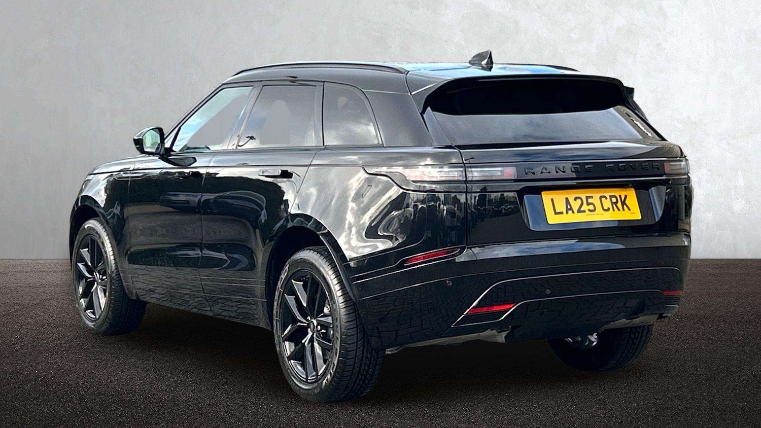 Used Land Rover Range Rover Velar 2025 for sale - 77589052: Photo 2