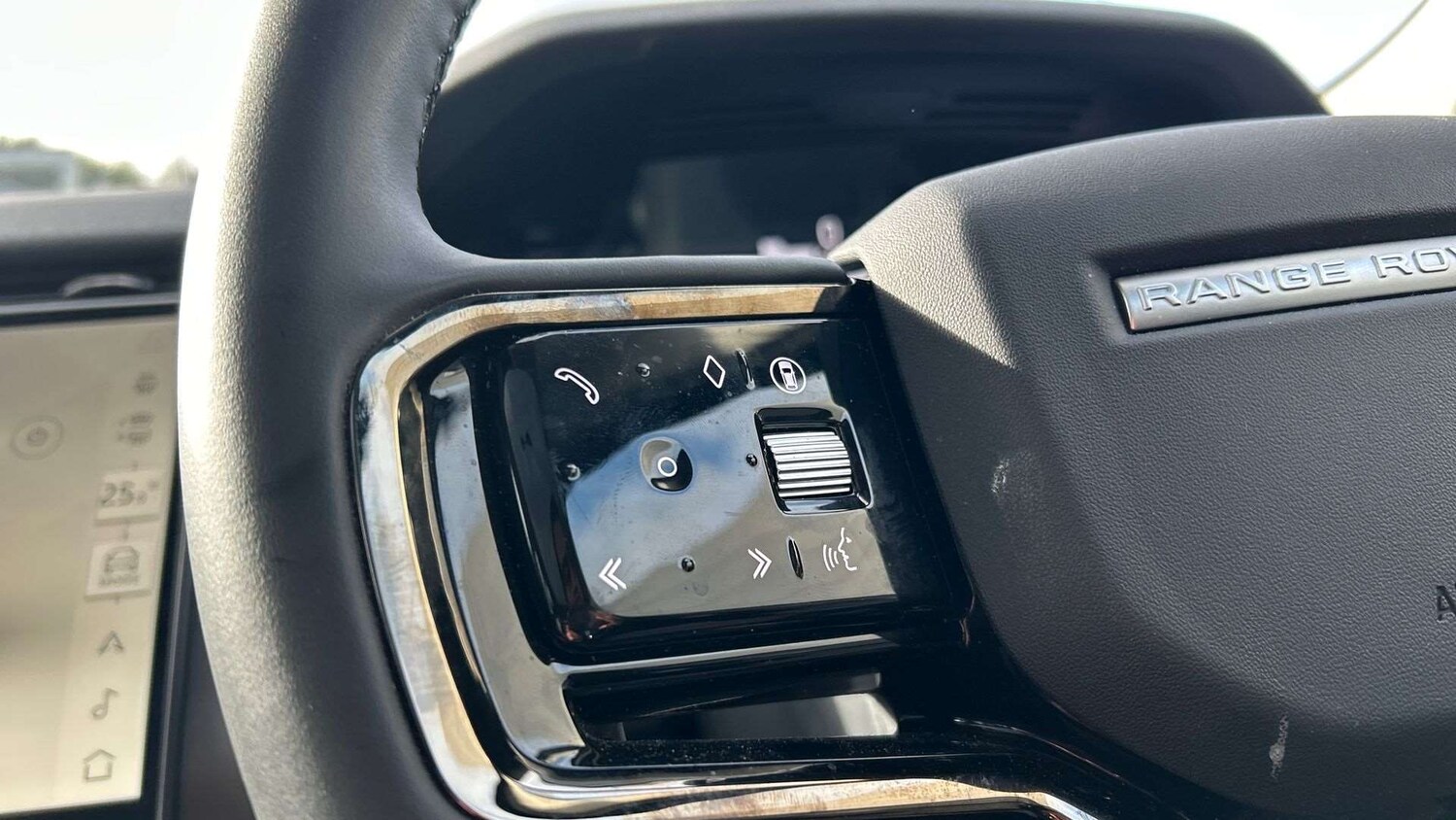 Used Land Rover Range Rover Velar 2025 for sale - 77589052: Photo 35