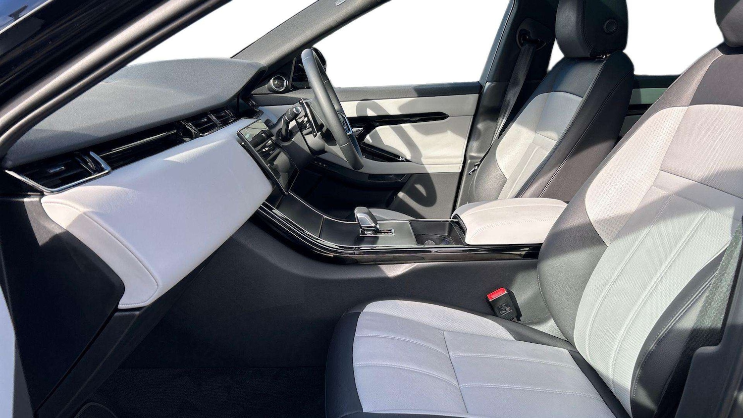 Used Land Rover Range Rover Evoque 2025 for sale - 77601207: Photo 3