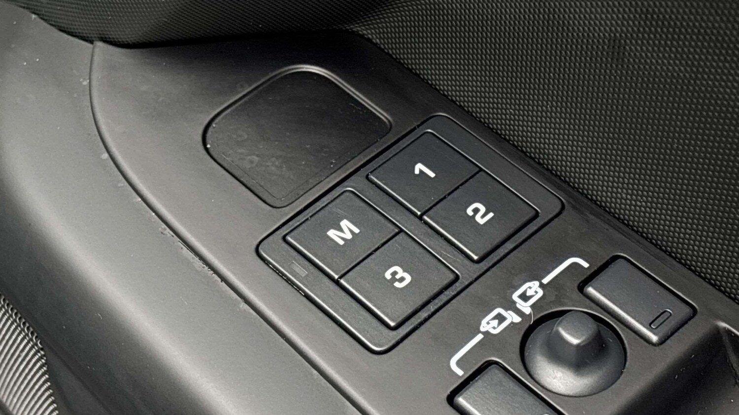 Used Land Rover Defender 2024 for sale - 77577210: Photo 25