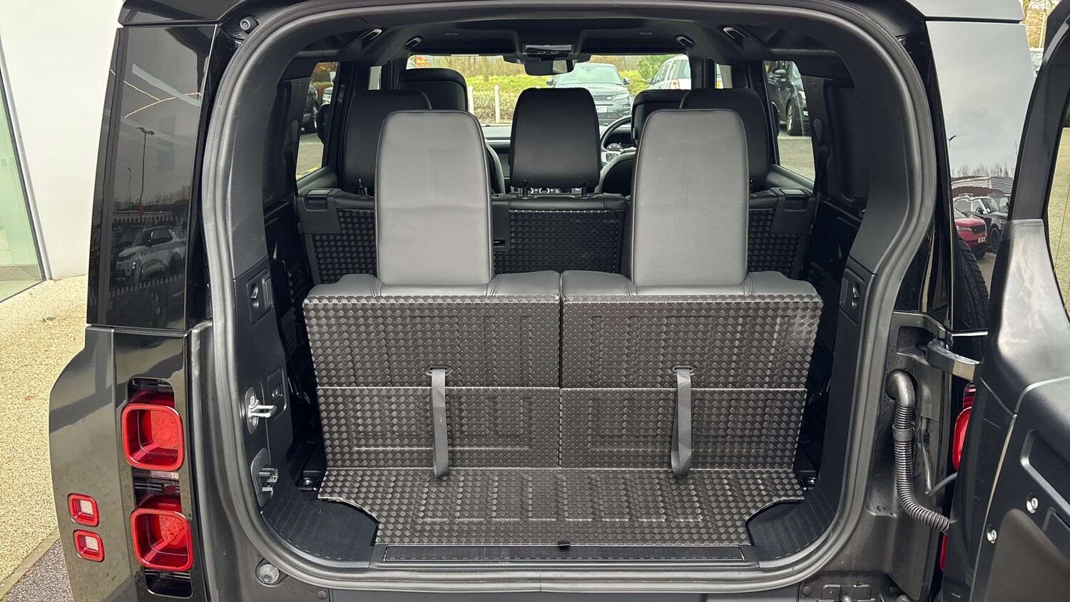 Used Land Rover Defender 2024 for sale - 77577210: Photo 33