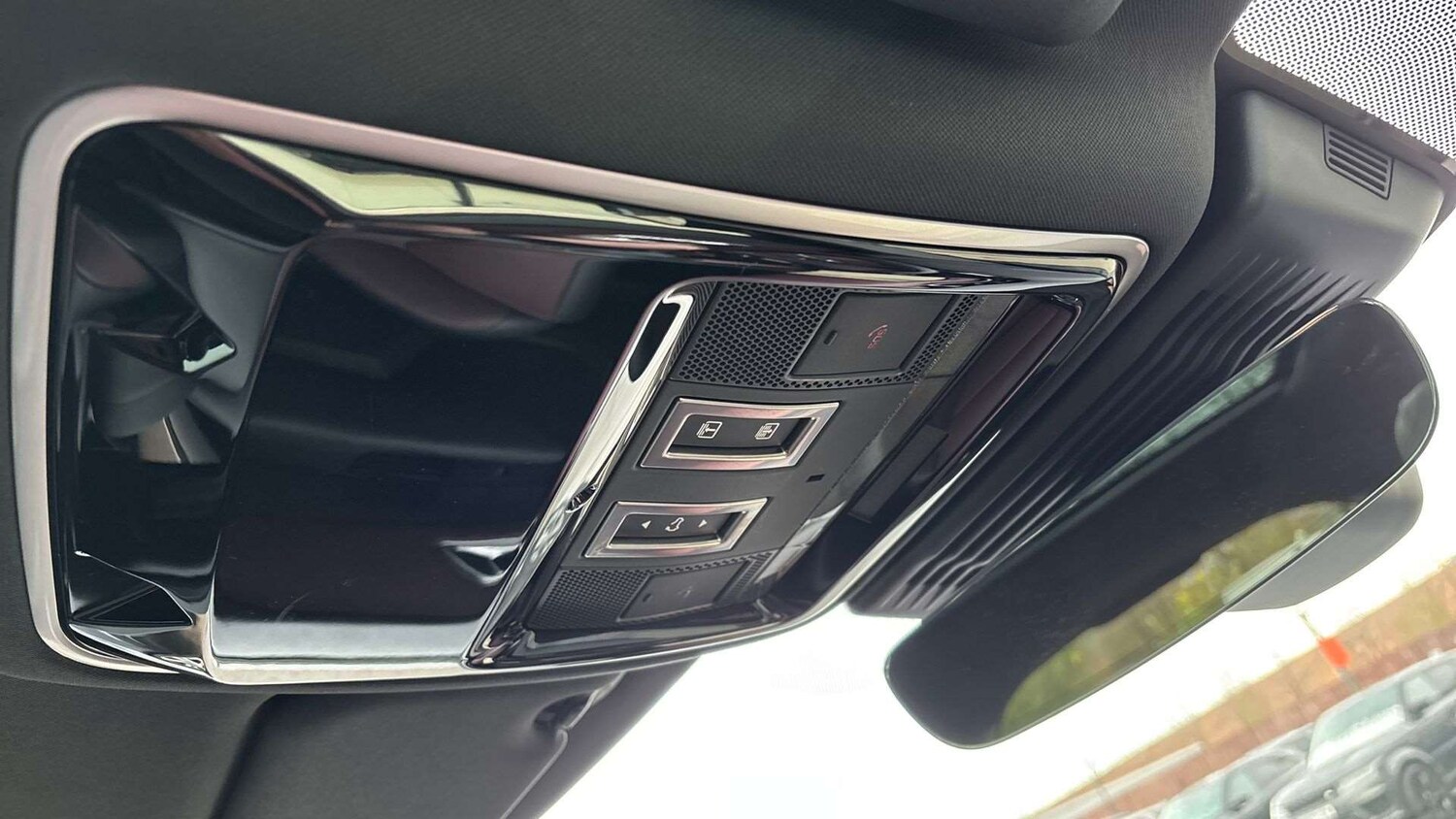 Used Land Rover Range Rover Velar 2024 for sale - 76515507: Photo 23