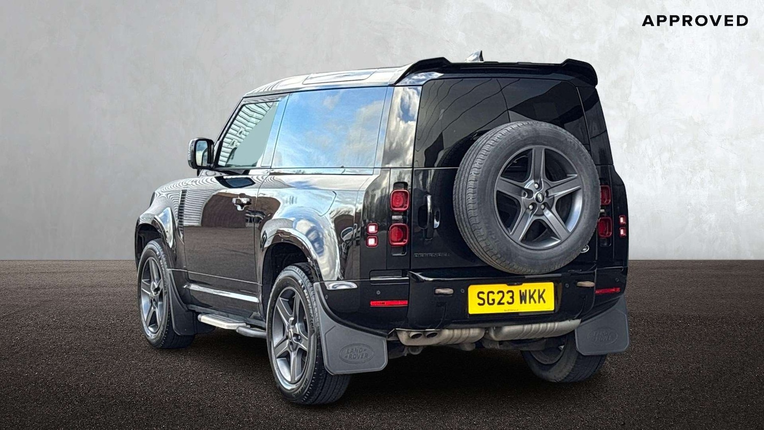 Used Land Rover Defender 2023 for sale - 77648842: Photo 2