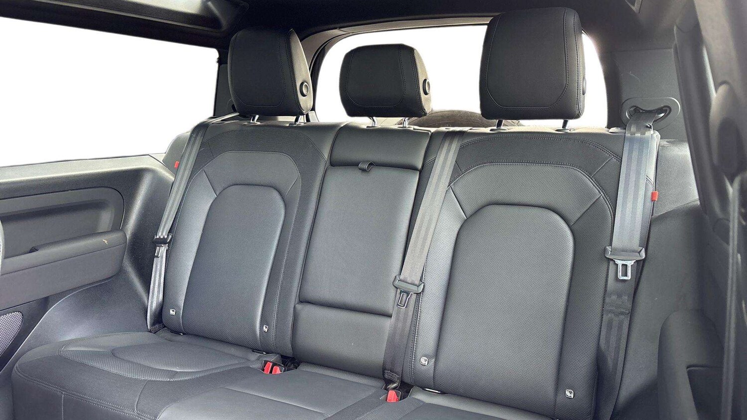 Used Land Rover Defender 2023 for sale - 77648842: Photo 4