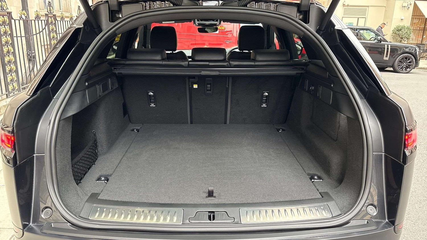 Used Land Rover Range Rover Velar 2024 for sale - 77373827: Photo 10