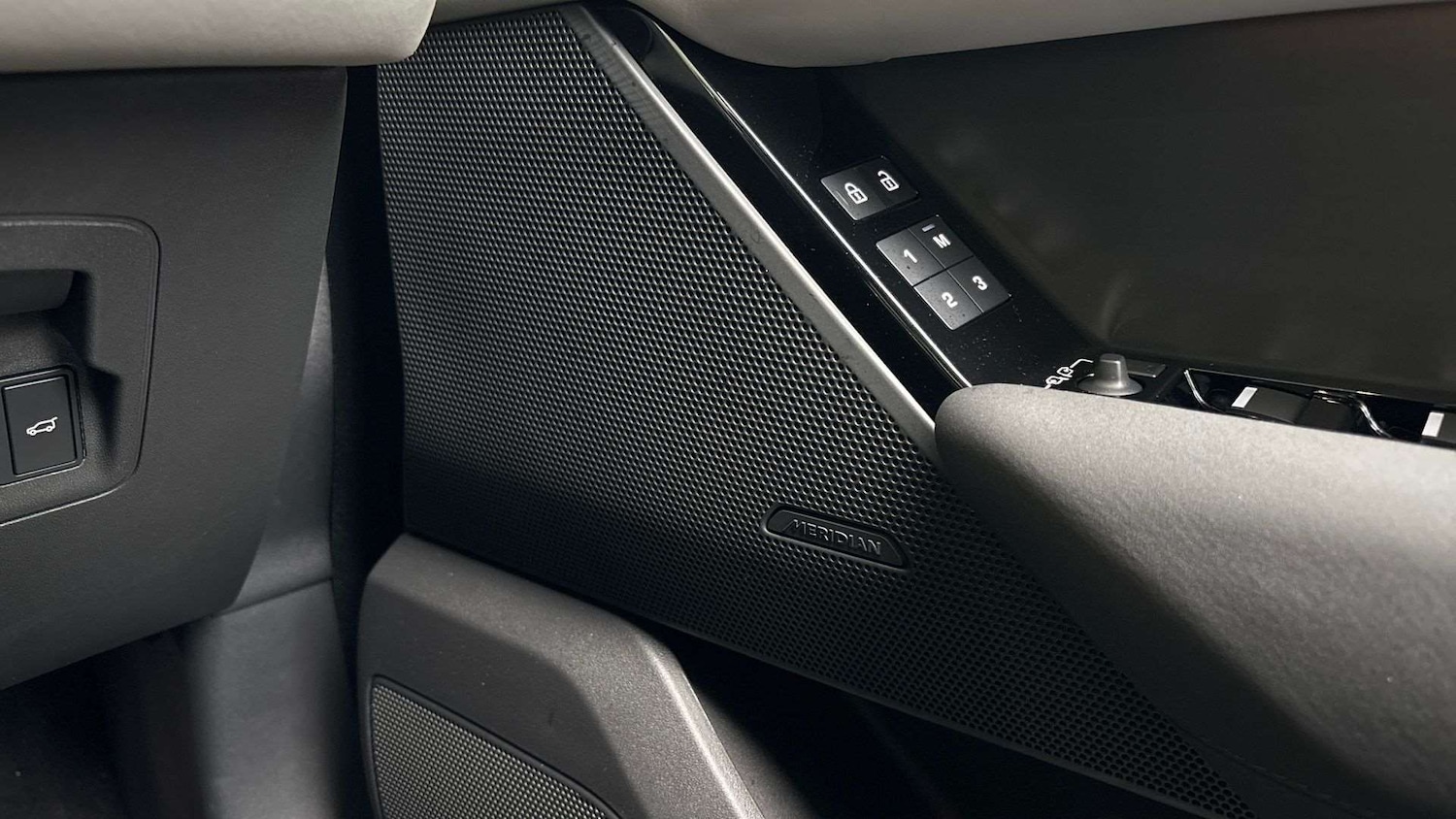 Used Land Rover Range Rover Velar 2024 for sale - 77373827: Photo 24