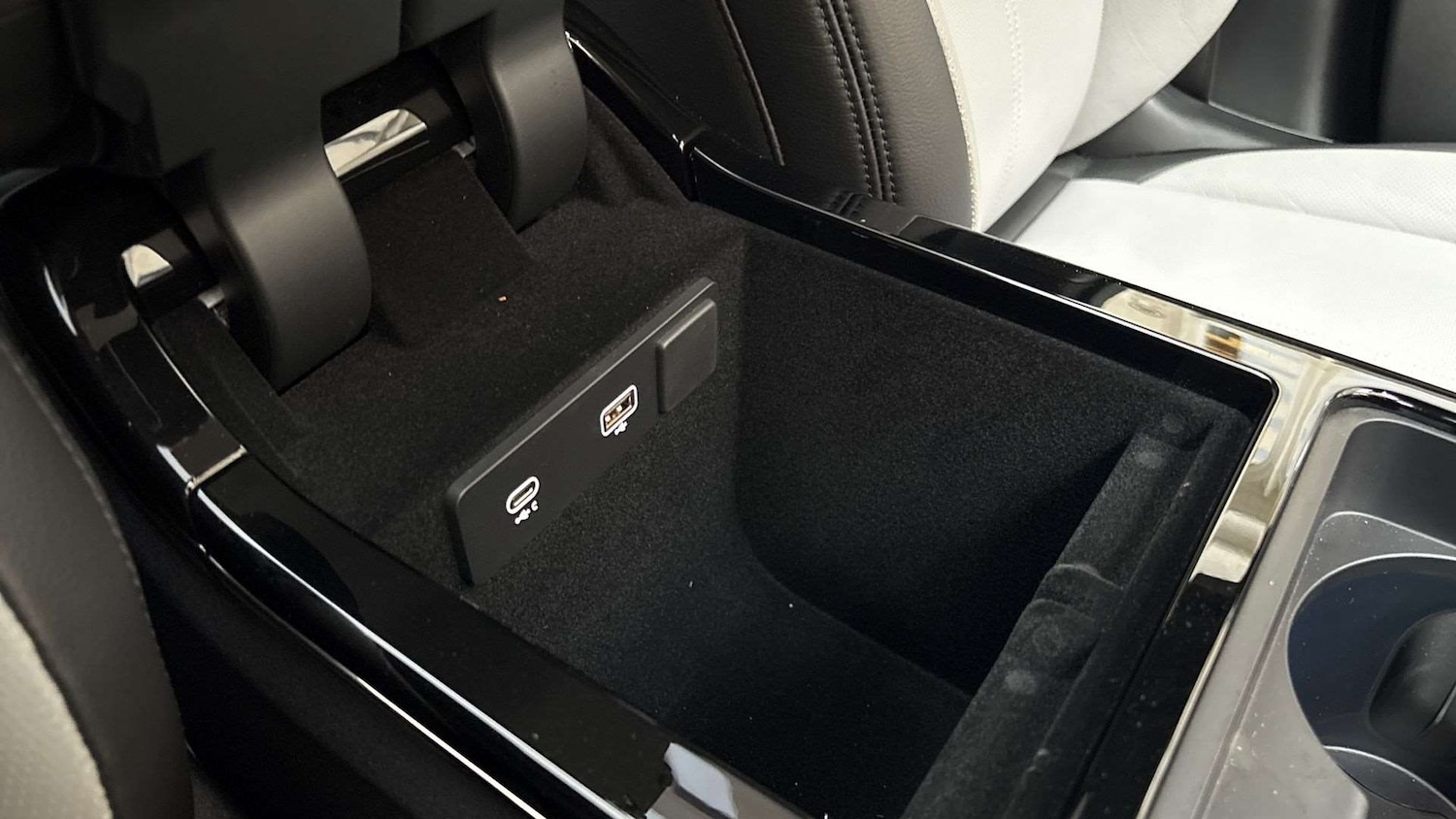 Used Land Rover Range Rover Velar 2024 for sale - 77373827: Photo 35