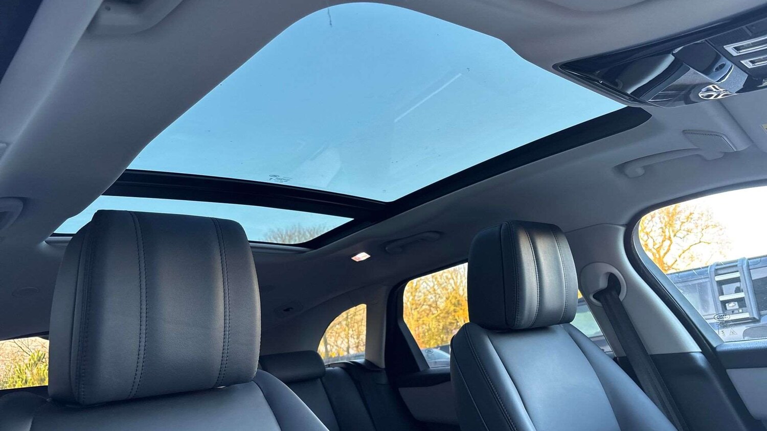 Used Land Rover Range Rover Velar 2024 for sale - 76705246: Photo 21