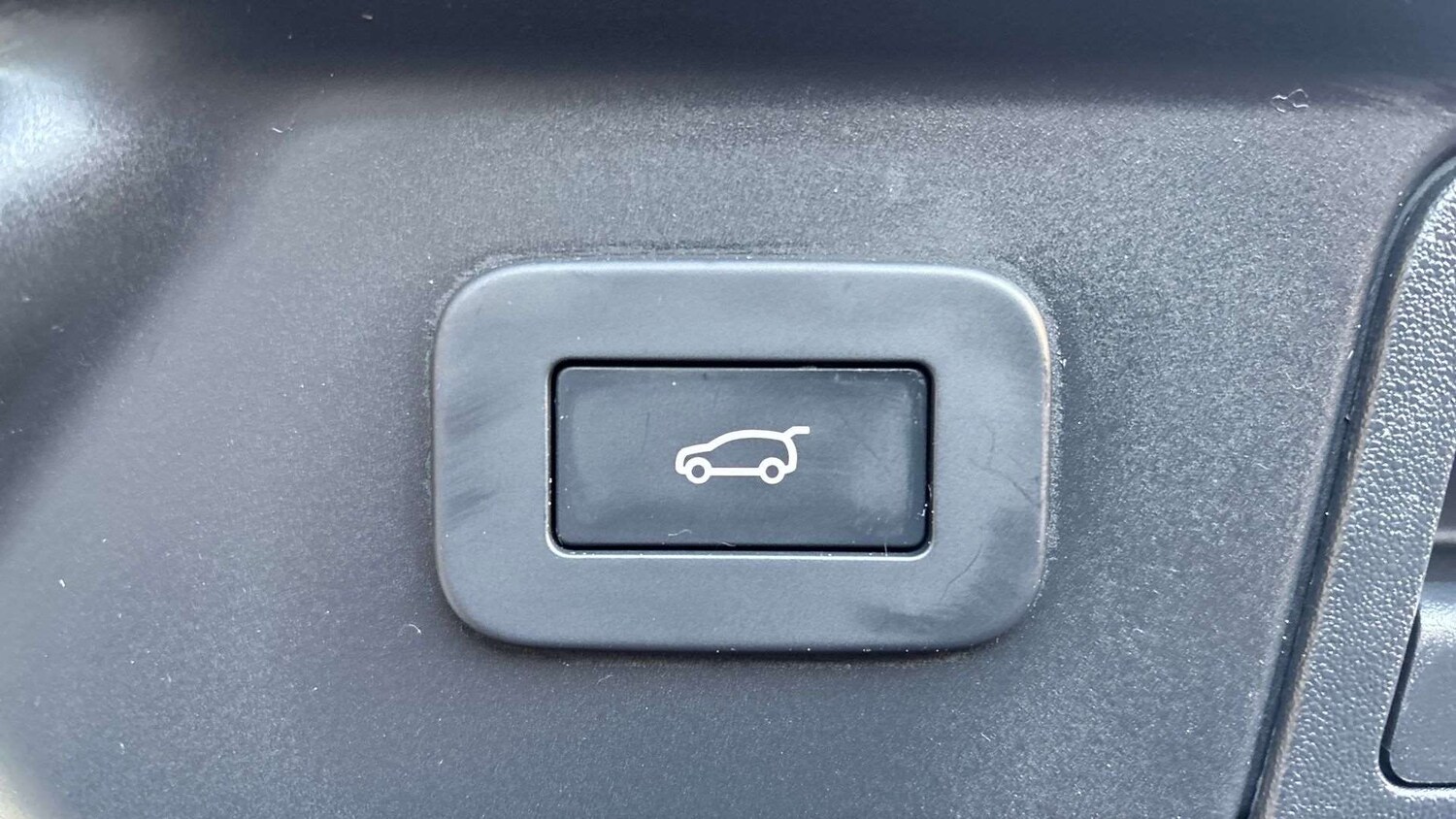 Used Land Rover Range Rover Velar 2024 for sale - 76705246: Photo 33