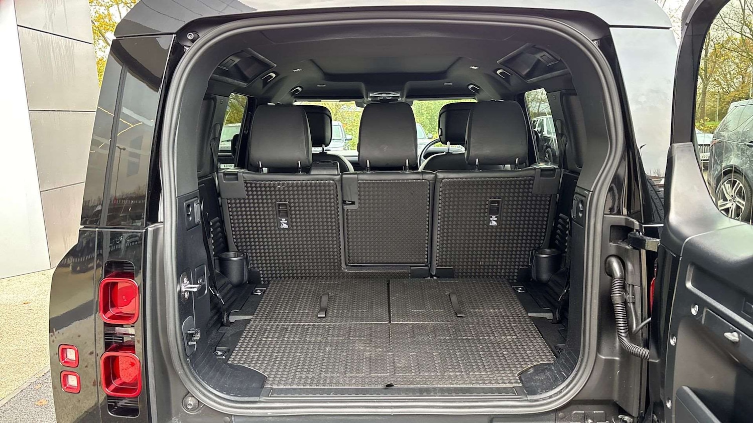 Used Land Rover Defender 2025 for sale - 77233115: Photo 10