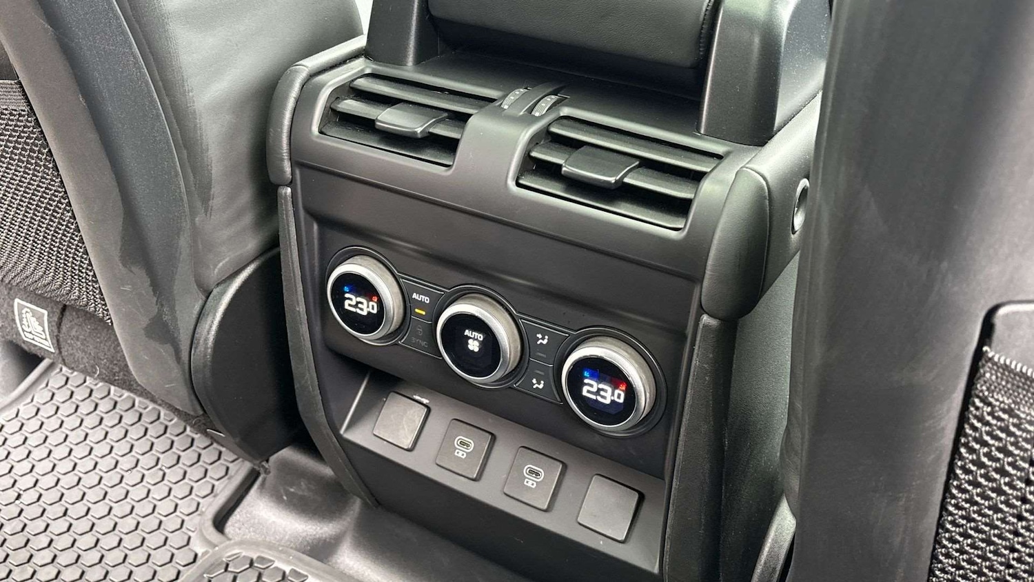 Used Land Rover Defender 2025 for sale - 77233115: Photo 18