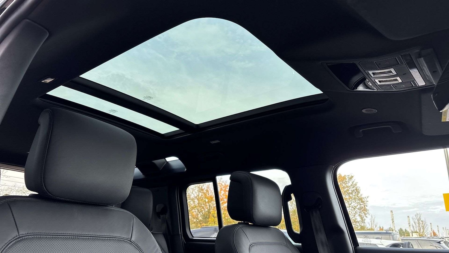 Used Land Rover Defender 2025 for sale - 77233115: Photo 21