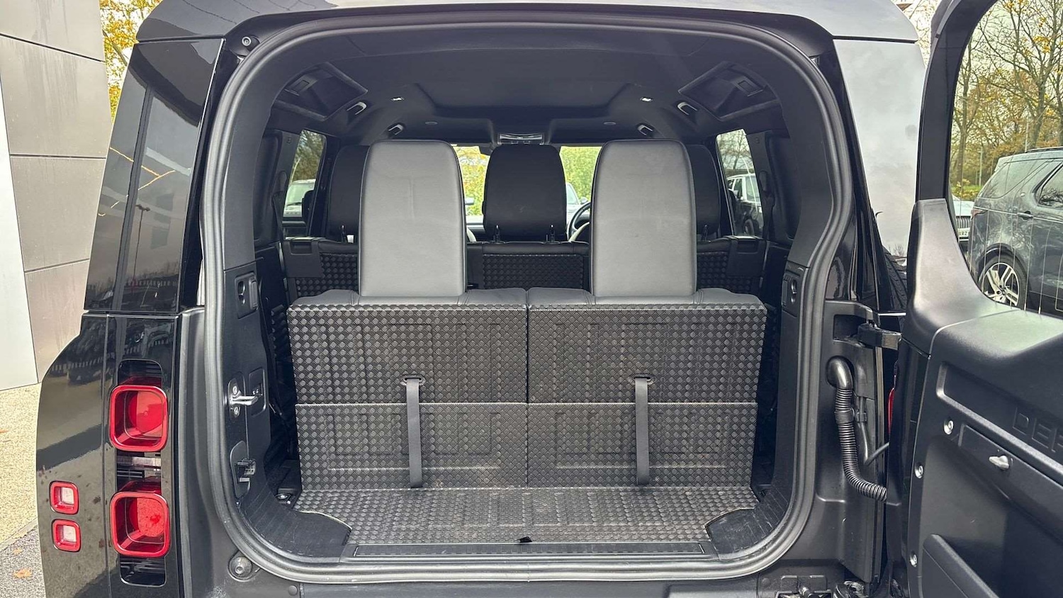 Used Land Rover Defender 2025 for sale - 77233115: Photo 31