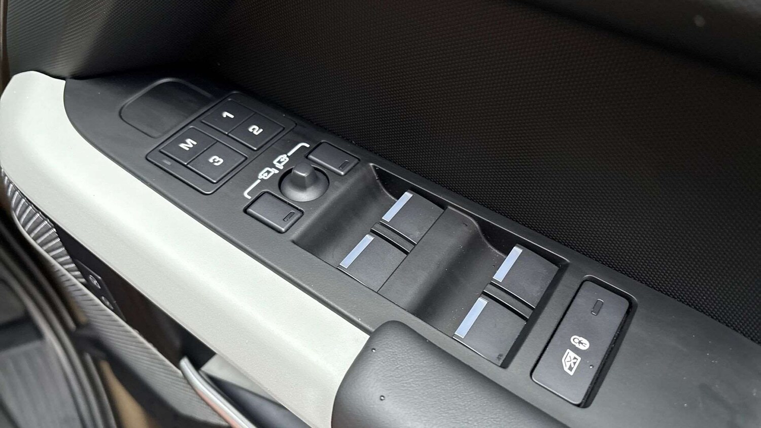 Used Land Rover Defender 2024 for sale - 77526939: Photo 34