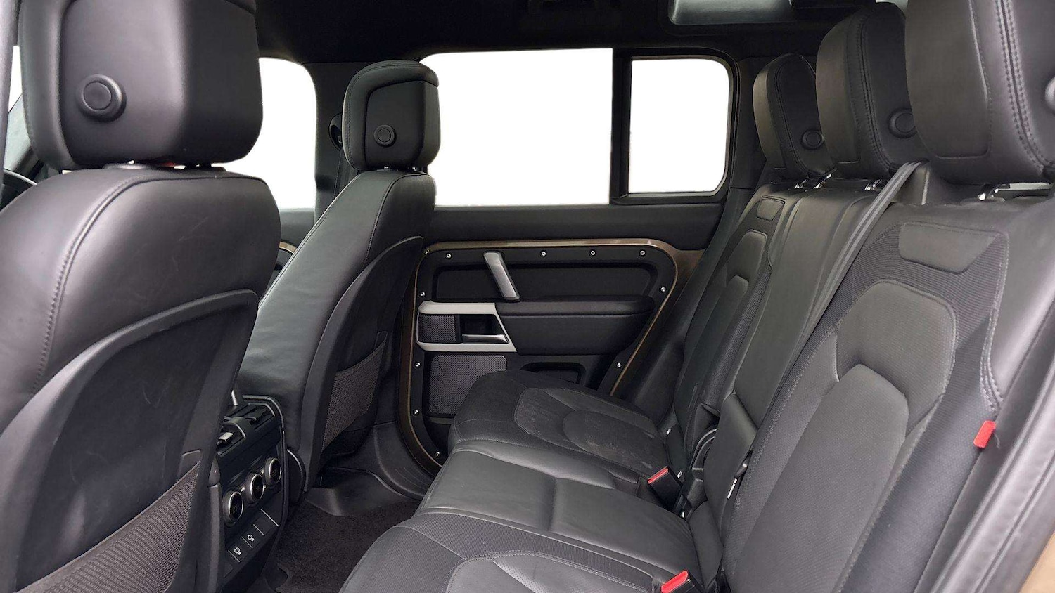 Used Land Rover Defender 2024 for sale - 77526939: Photo 4