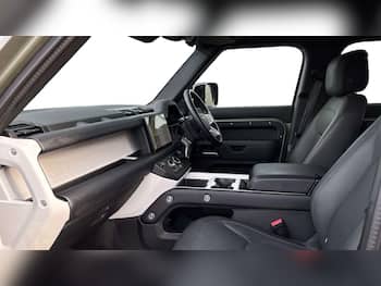 Used Land Rover Defender 2025 for sale - 79784881: Photo