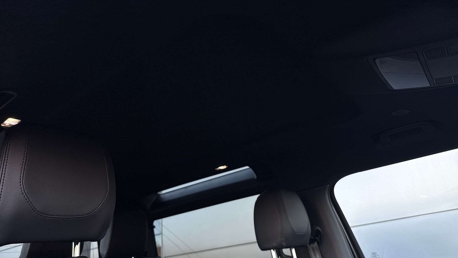 Used Land Rover Defender 2023 for sale - 76460078: Photo 21