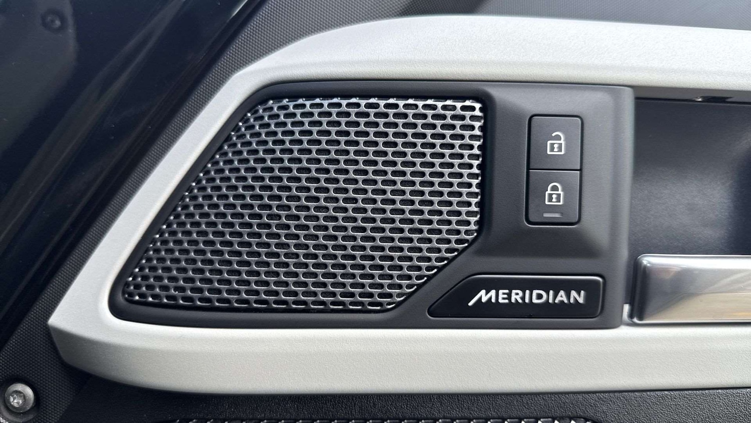 Used Land Rover Defender 2023 for sale - 76460078: Photo 24