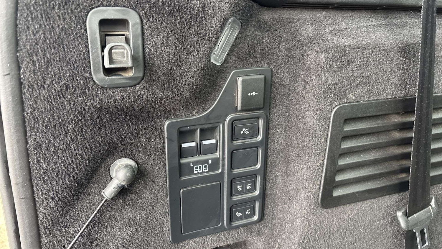 Used Land Rover Discovery 2022 for sale - 76460200: Photo 27