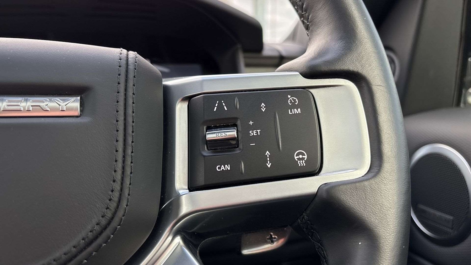 Used Land Rover Discovery 2024 for sale - 76460416: Photo 31