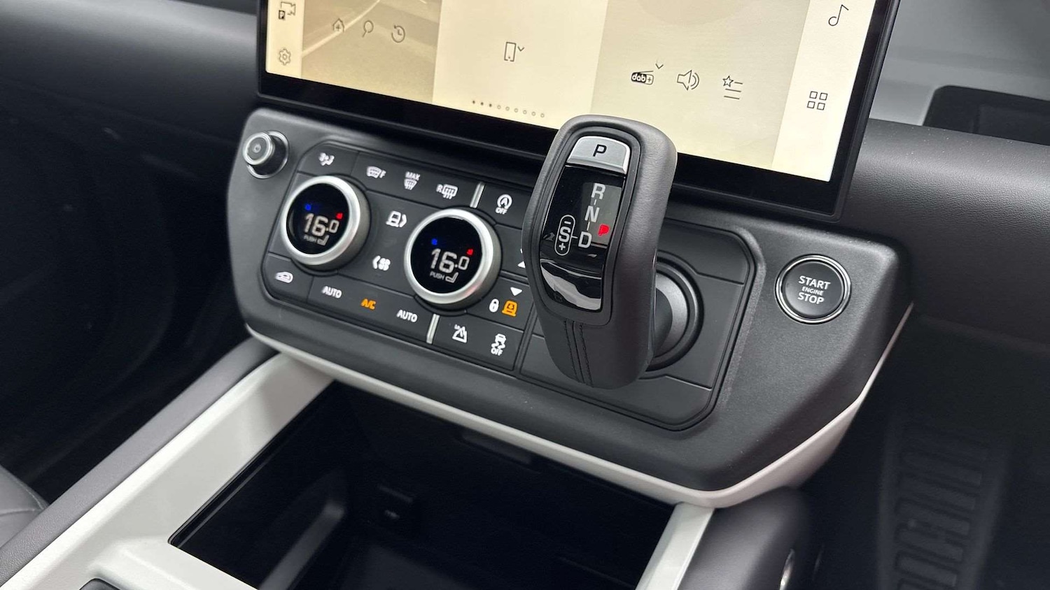 Used Land Rover Defender 2026 for sale - 78010439: Photo 13