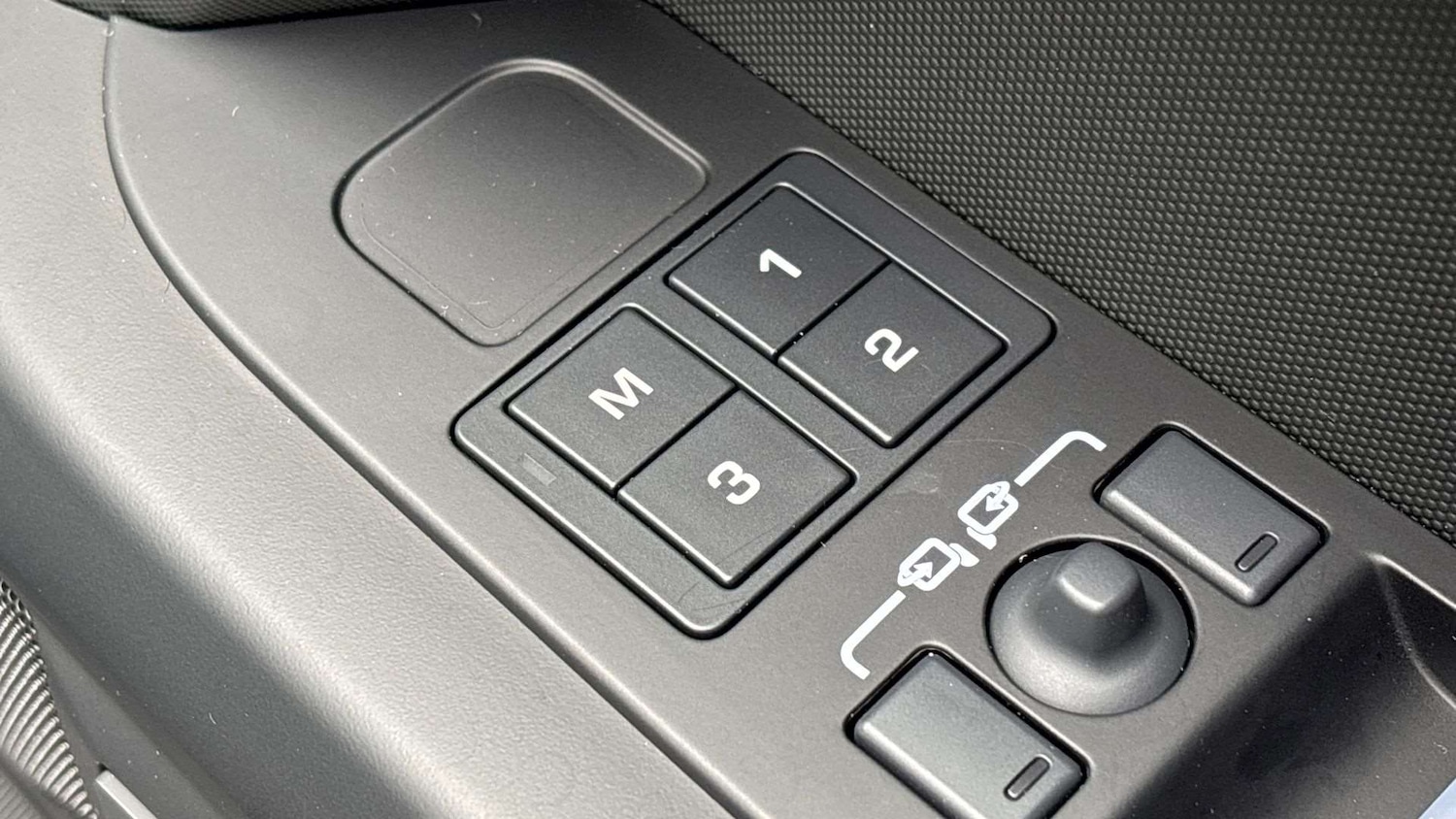 Used Land Rover Defender 2026 for sale - 78010439: Photo 25