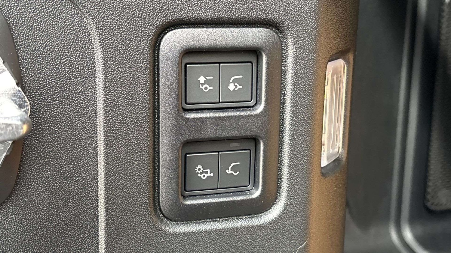 Used Land Rover Defender 2026 for sale - 78010439: Photo 27