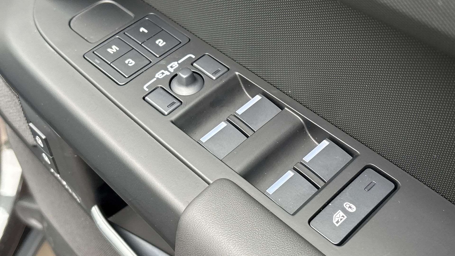 Used Land Rover Defender 2026 for sale - 78010439: Photo 34