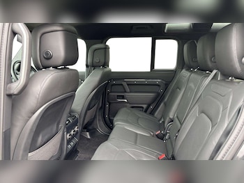 Used Land Rover Defender 2026 for sale - 78010439: Photo