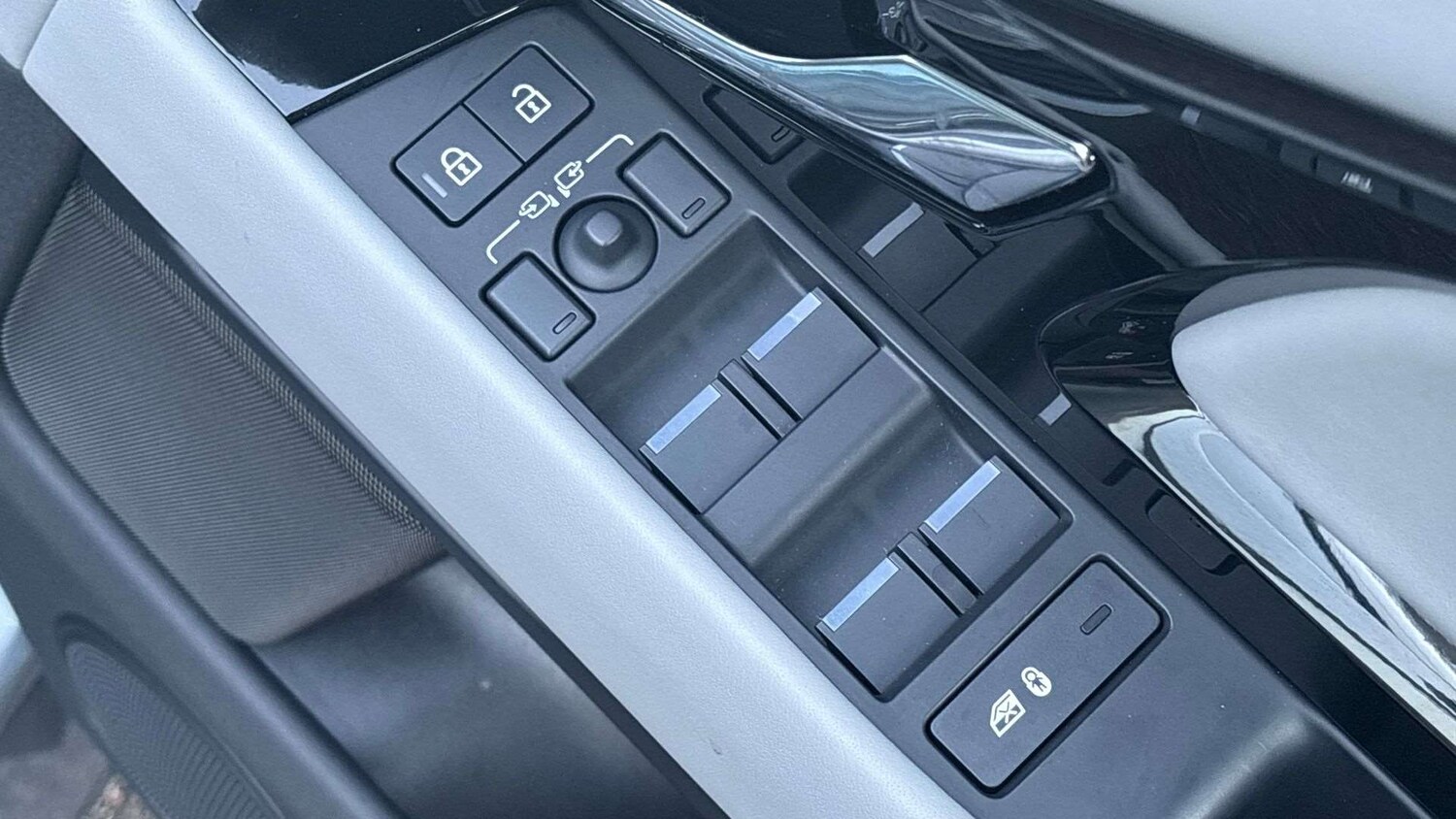 Used Land Rover Range Rover Evoque 2025 for sale - 77500236: Photo 33