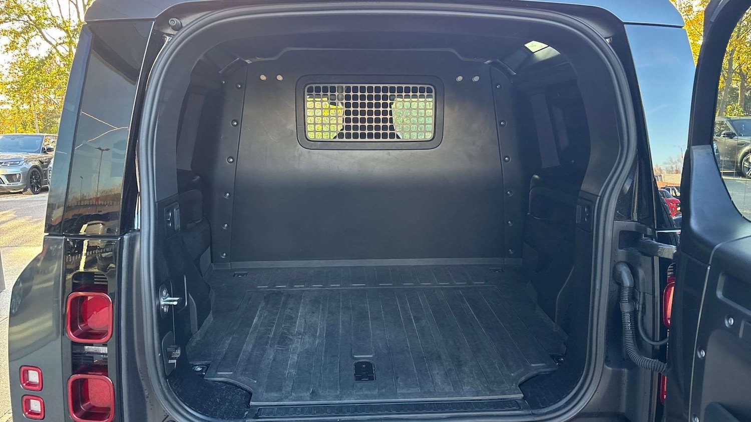 Used Land Rover Defender 2025 for sale - 76460228: Photo 10